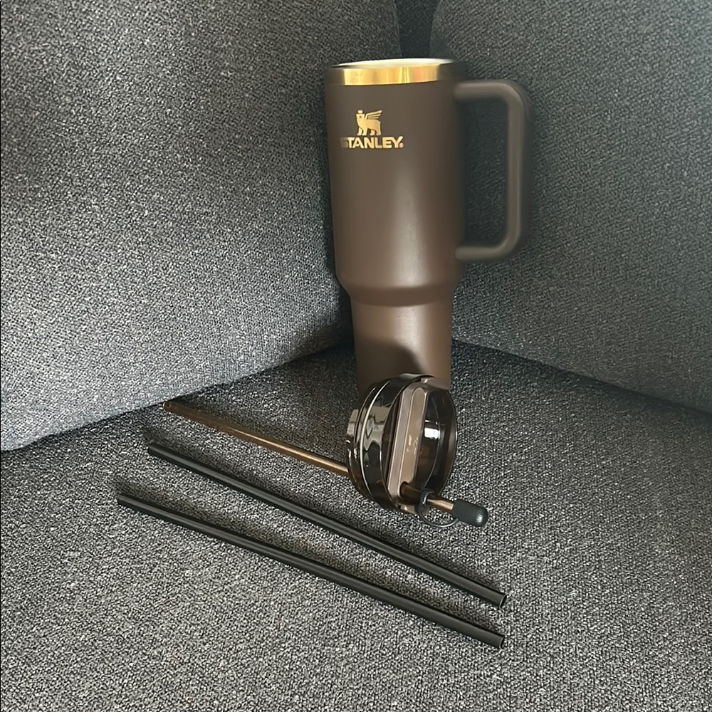 New Stanley Chocolate & Gold 40oz Tumbler with Lid and Straws